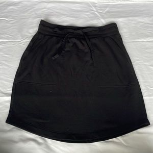 Lou & Grey Small Black Skirt